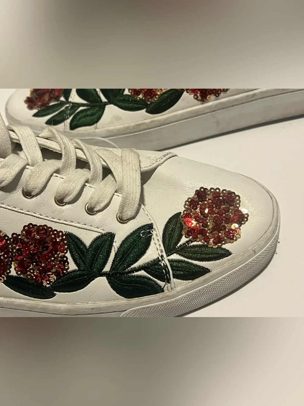 INC International Concepts Floral Sequin Sneakers White Red Women’s Size 8
